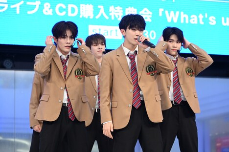 「Brand New DXTEEN's Day」の様子。