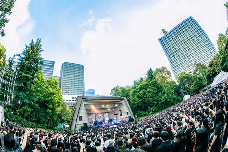「MUCC 25th Anniversary TOUR『Timeless』～鵬翼・極彩～」日比谷公園大音楽堂公演の様子。（撮影：冨田味我）