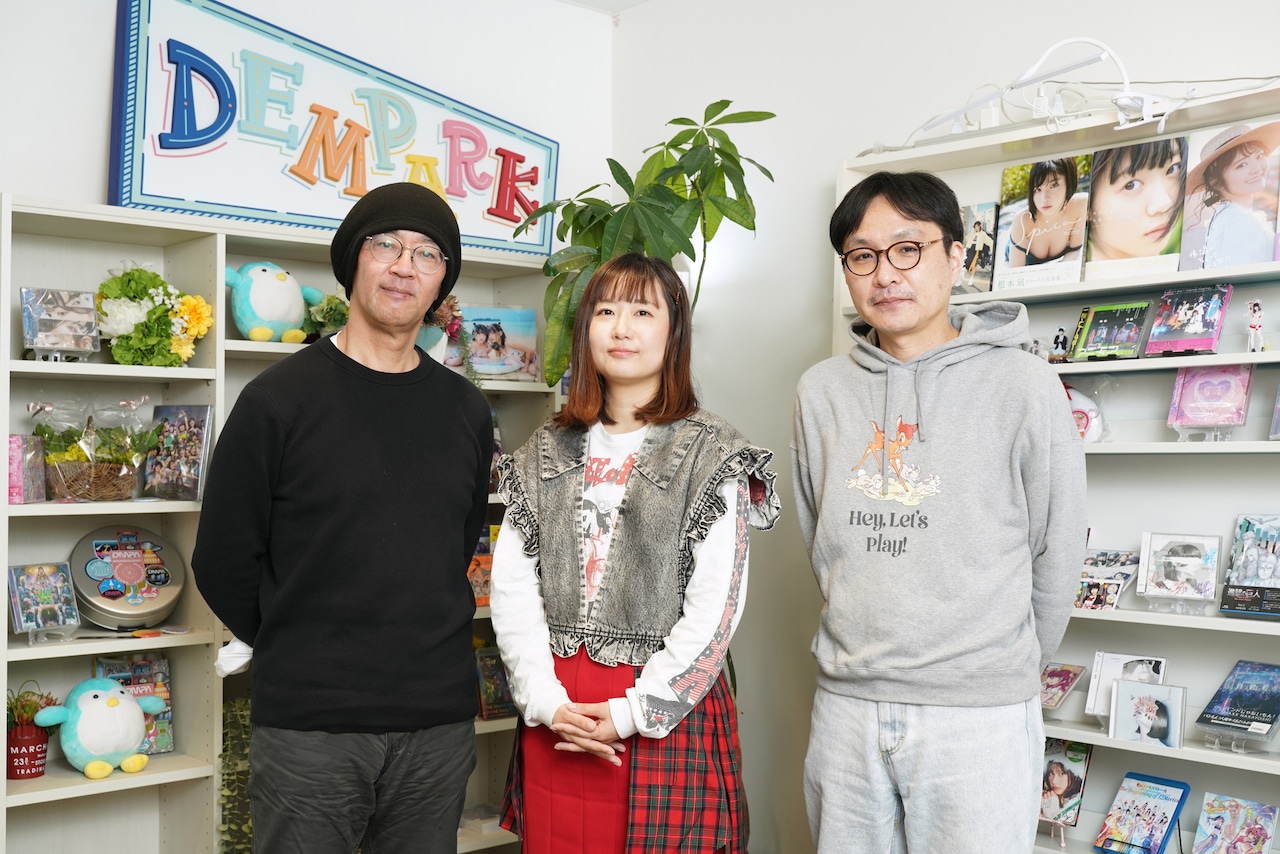 左から佐々木敦、もふくちゃん、南波一海。