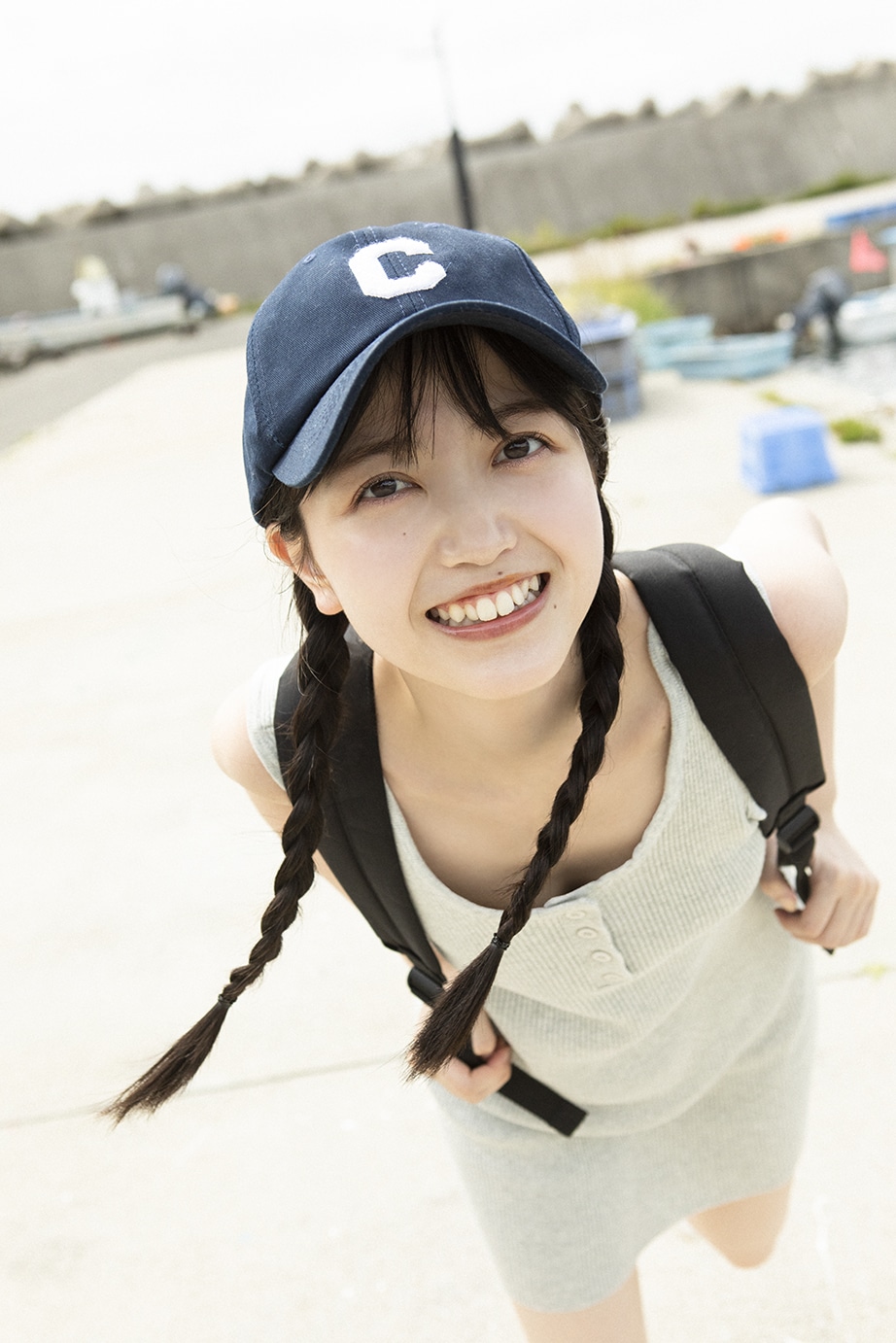 久保史緒里（乃木坂46）1st写真集「交差点」より。（撮影：細居幸次郎）