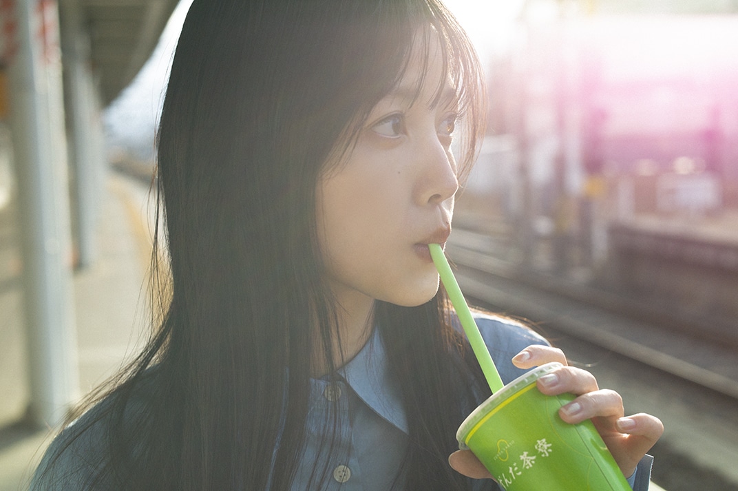 久保史緒里（乃木坂46）1st写真集「交差点」より。（撮影：細居幸次郎）