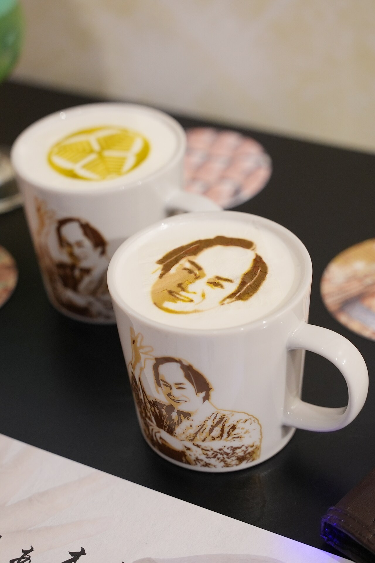 ピピカフェのパパ 入園入学祝い ORBcafe オーブカフェ 等身缶バッジ セレスティア