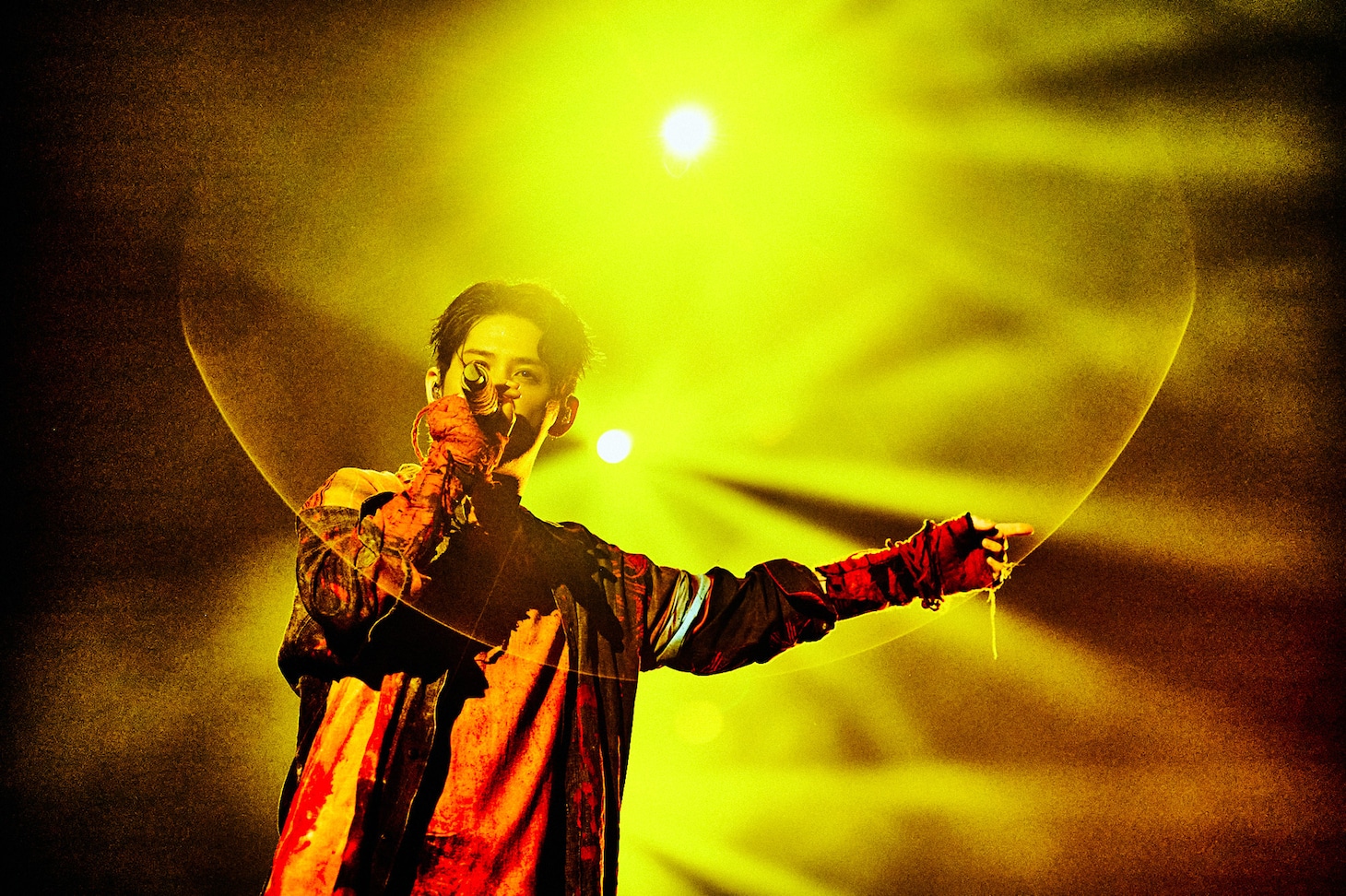 「ONE OK ROCK 2023 LUXURY DISEASE JAPAN TOUR」の様子。（photo by Kazushi Hamano）