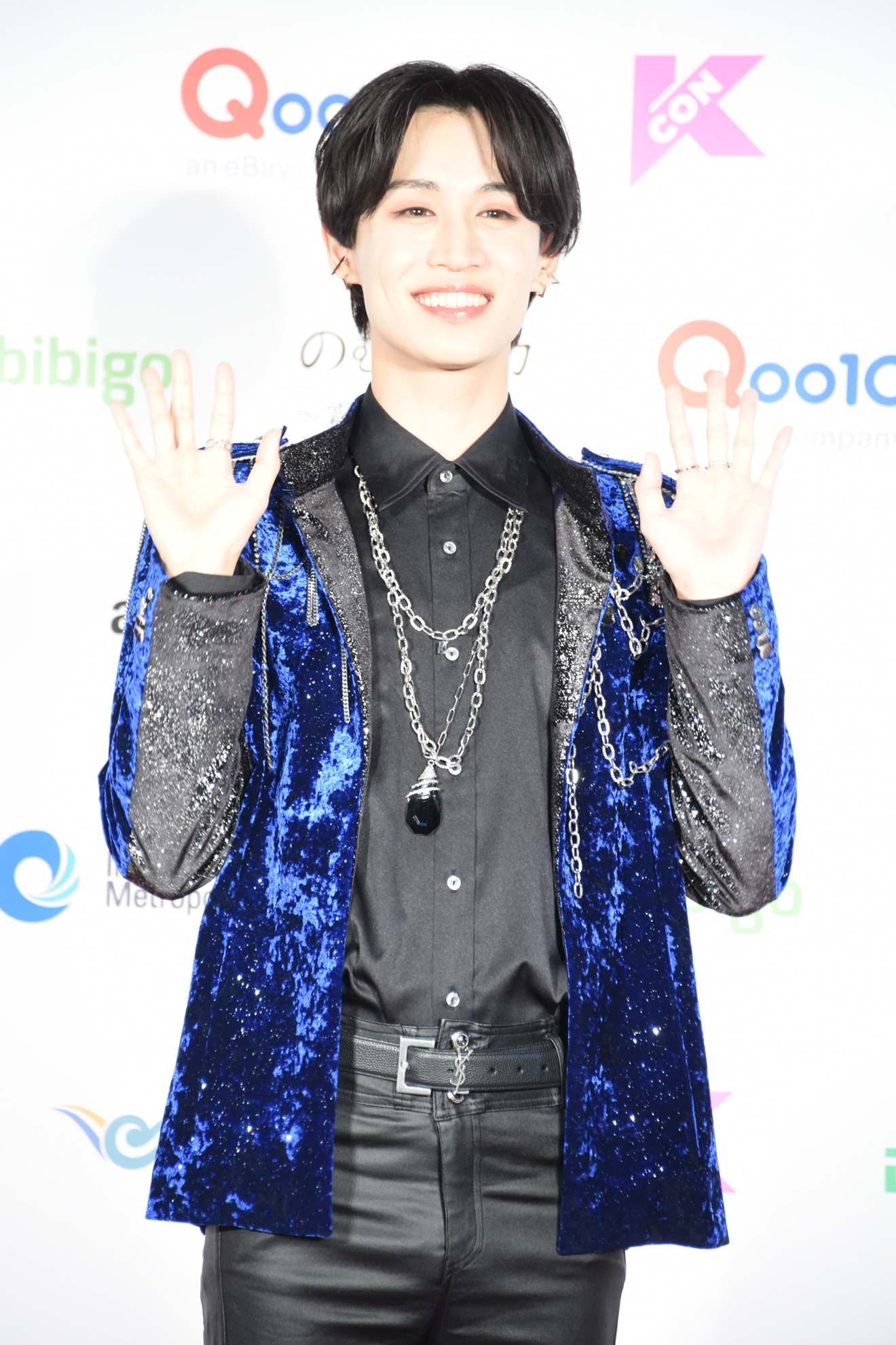 レッドカーペットに登場したLEE MINHYUK。