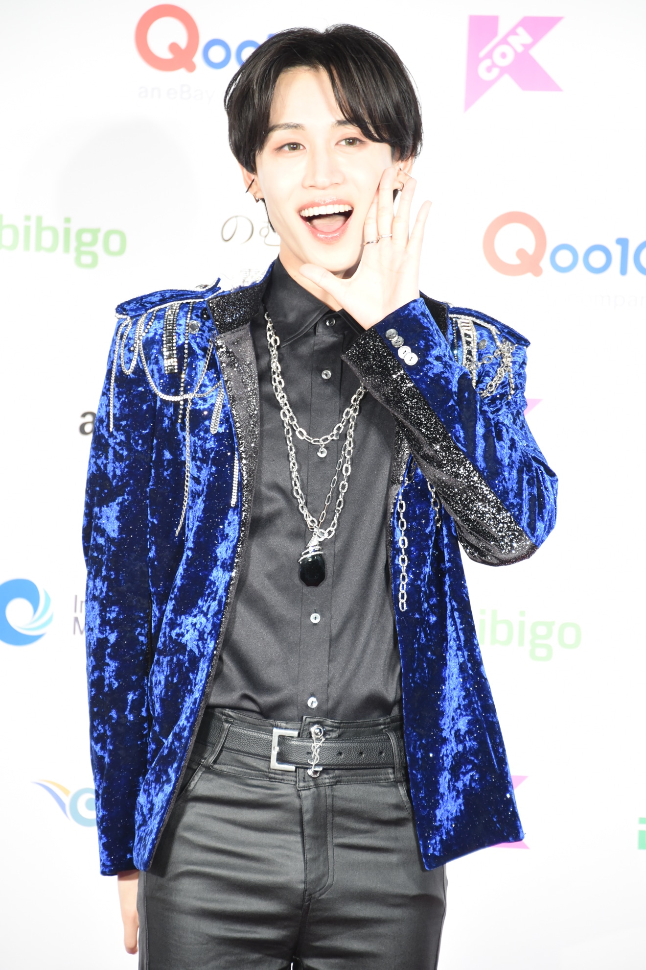 レッドカーペットに登場したLEE MINHYUK。