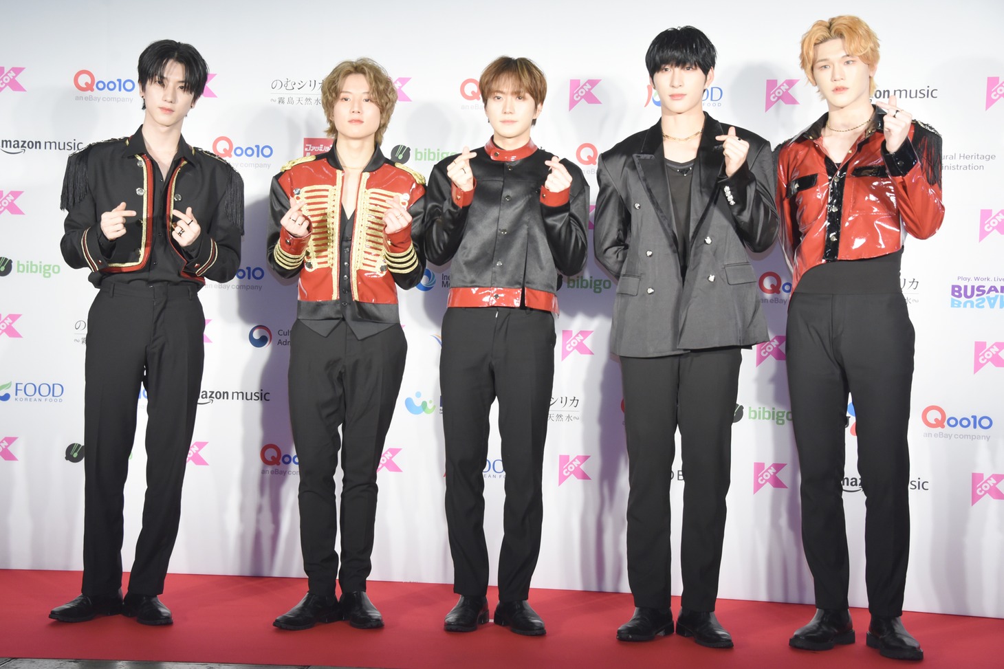 レッドカーペットに登場したJUST B。