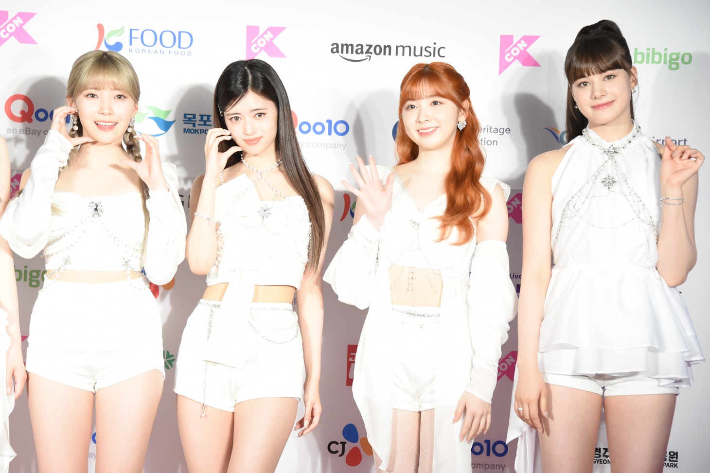 左からMAYUKA、RIMA、MIIHI、NINA。