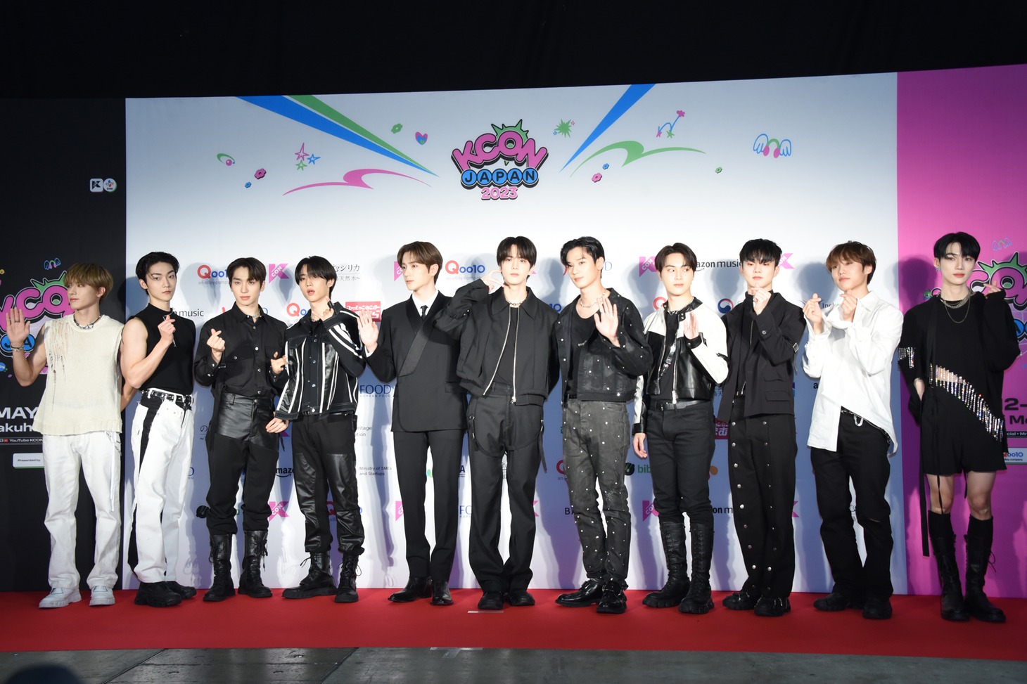 レッドカーペットに登場したTHE BOYZ。