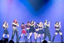 NiziU、STAYC、YENA、Kep1erのコラボステージの様子。 (c)CJ ENM Co., Ltd, All Rights Reserved