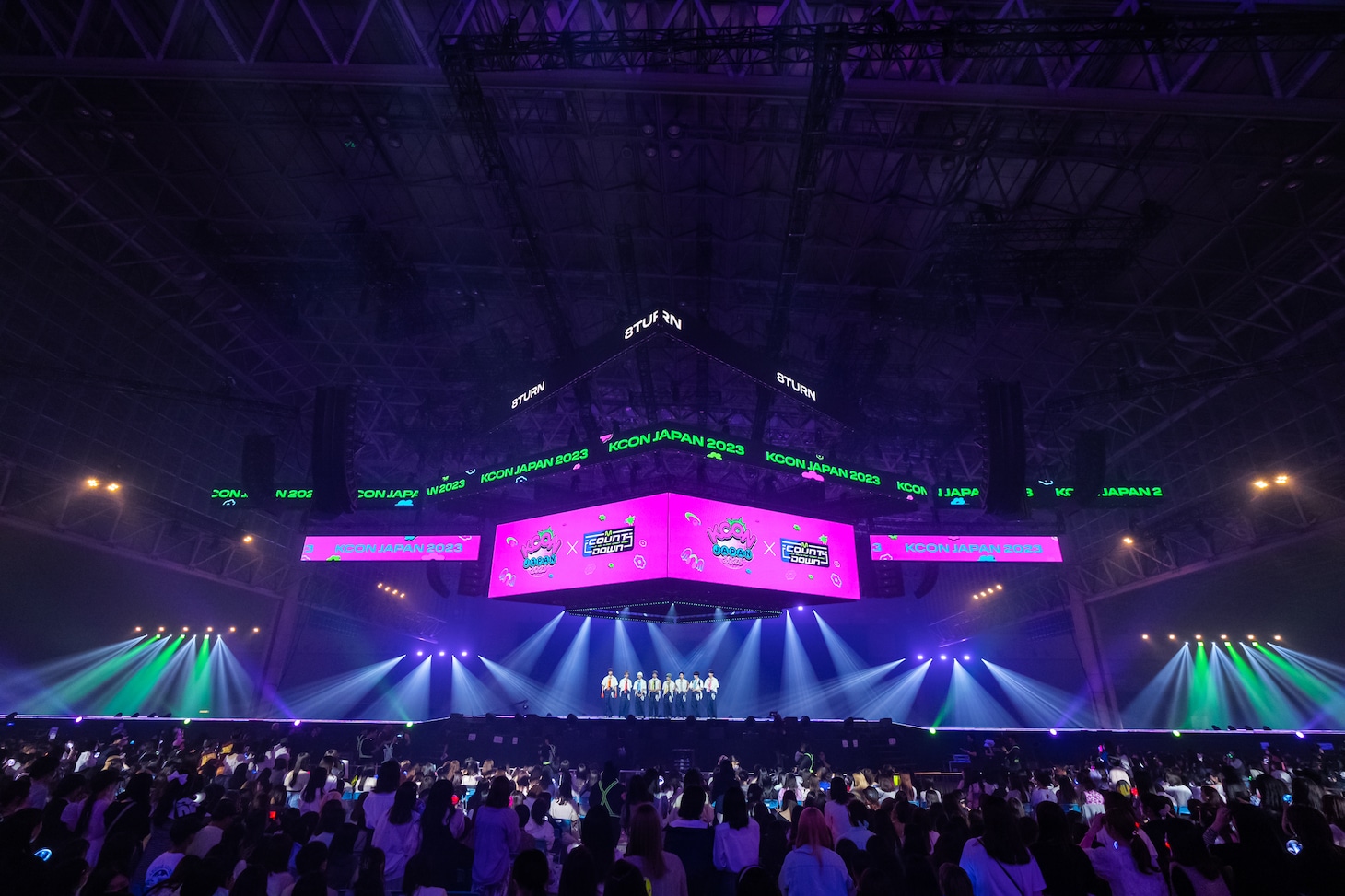 8TURNのステージの様子。 (c)CJ ENM Co., Ltd, All Rights Reserved