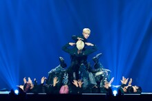 INIのカバーステージの様子。 (c)CJ ENM Co., Ltd, All Rights Reserved