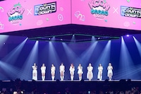 NiziUのステージの様子。 (c)CJ ENM Co., Ltd, All Rights Reserved