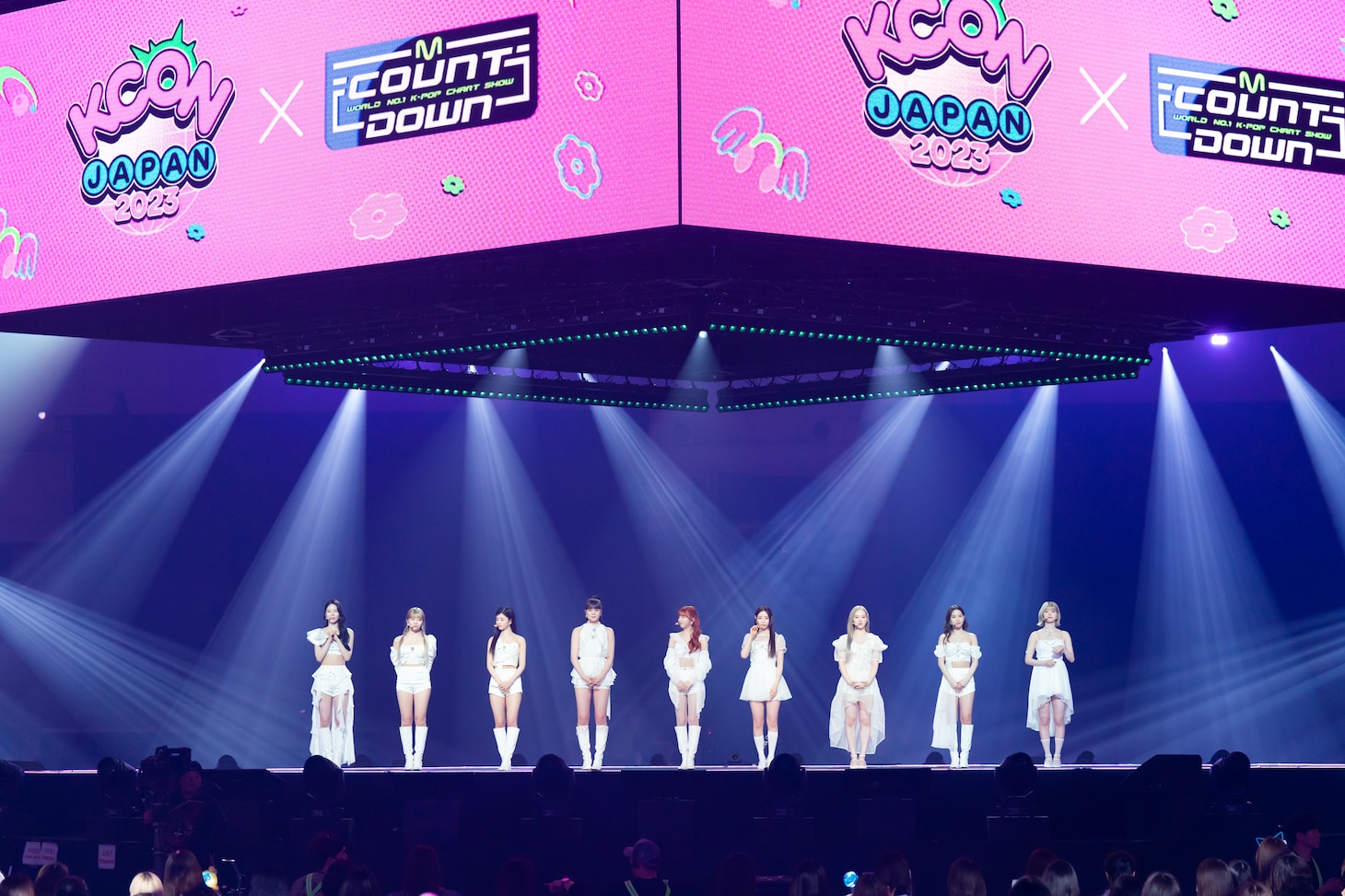 NiziUのステージの様子。 (c)CJ ENM Co., Ltd, All Rights Reserved