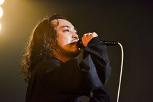 R-指定（Creepy Nuts）（撮影：高田梓）