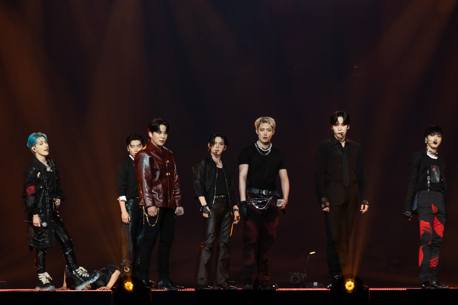 オープニングを飾ったATEEZ。  (c)CJ ENM Co., Ltd, All Rights Reserved