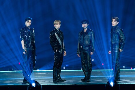 AB6IX  (c)CJ ENM Co., Ltd, All Rights Reserved