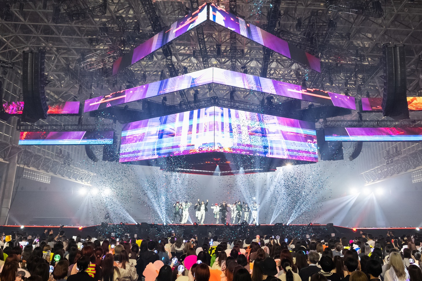 JO1のステージの様子。  (c)CJ ENM Co., Ltd, All Rights Reserved