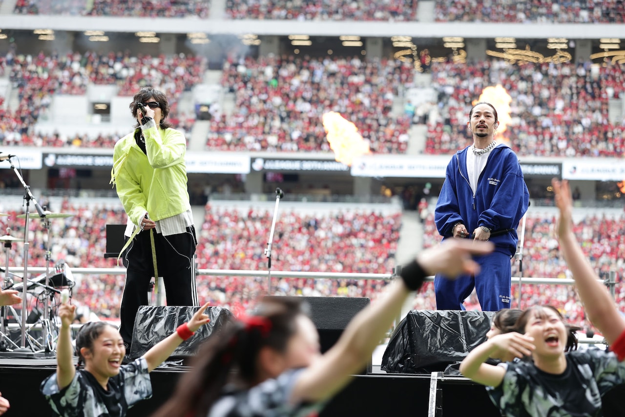 RADWIMPS、Jリーグ30周年に書き下ろした新曲「大団円」をZORNと国立競技場で初パフォーマンス