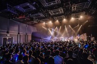 青山吉能バースデーライブ「されど空の青さを知る」の様子。（撮影：佐藤広理）