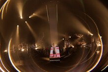 「ReoNa ONE-MAN Concert Tour 2023 "HUMAN"」より埼玉・戸田市文化会館公演の様子。（撮影：平野タカシ）
