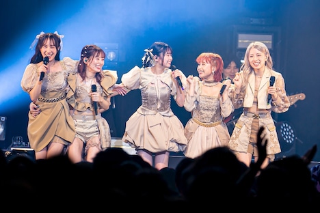 フィロソフィーのダンス（Photo by SHOKO ISHIZAKI[THINGS.]）　