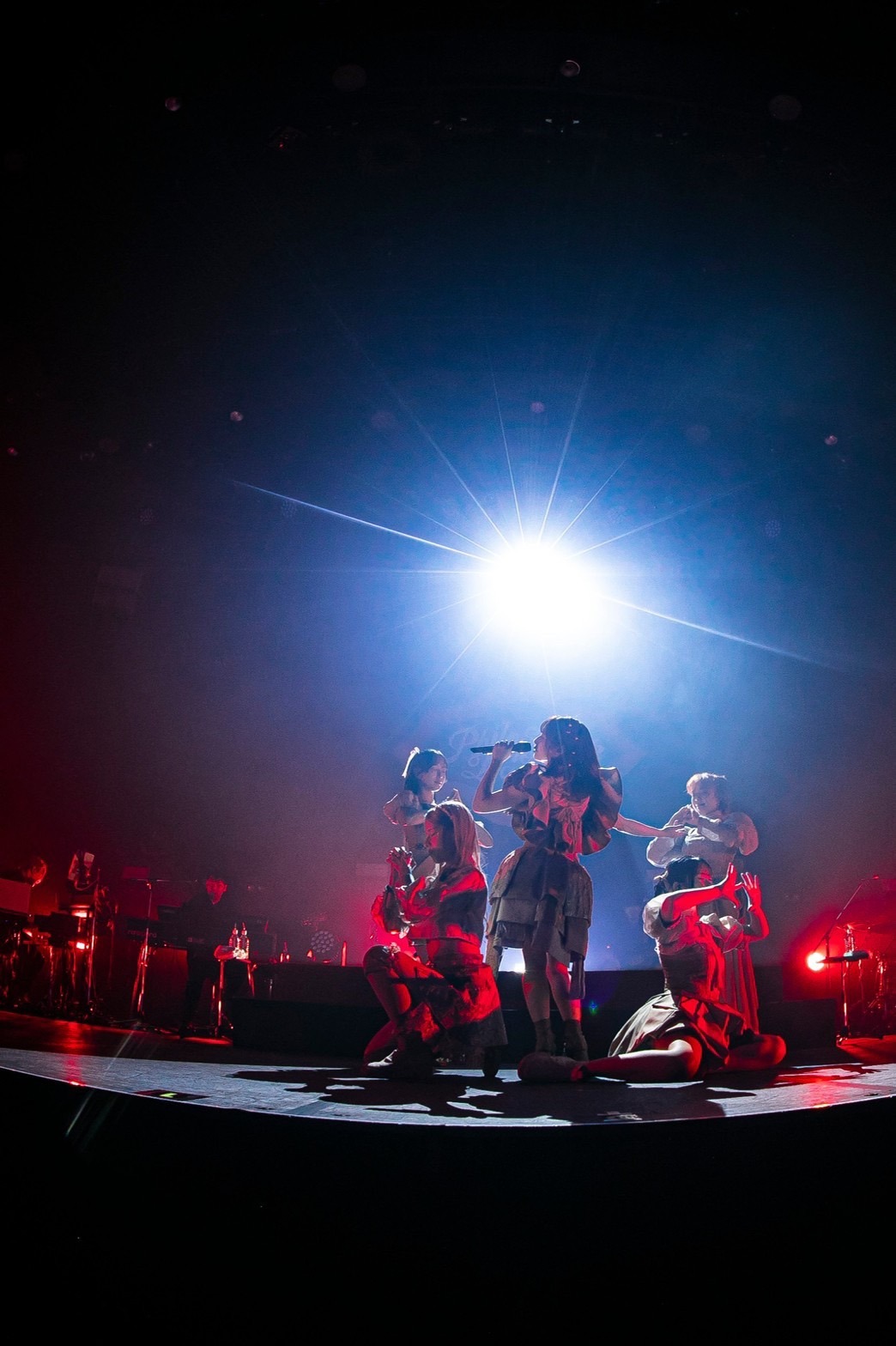 フィロソフィーのダンス（Photo by SHOKO ISHIZAKI[THINGS.]）　