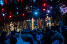 「FUJI＆SUN'23」EGO-WRAPPIN'（Acoustic Set）のステージの様子。