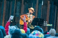 「FUJI＆SUN'23」ハナレグミのステージの様子。