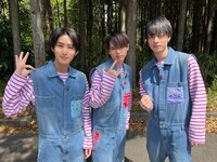 コーナー新衣装を身に付けたHiHi Jetsの橋本涼、井上瑞稀、作間龍斗。(c)TBS