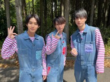 コーナー新衣装を身に付けたHiHi Jetsの橋本涼、井上瑞稀、作間龍斗。(c)TBS