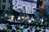 「sumika 10th Anniversary Live『Ten to Ten to 10』」sumika［camp session］のステージの様子。