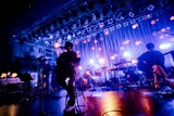 もさを。「LIVE TOUR『こいのうた』」東京・LIQUIDROOM公演より。（Photo by Taku Fujii）