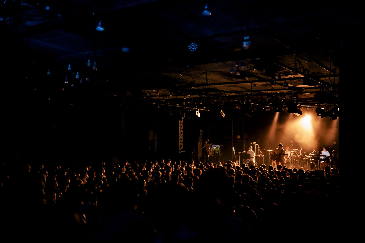 もさを。「LIVE TOUR『こいのうた』」東京・LIQUIDROOM公演より。（Photo by Taku Fujii）