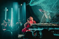 記者会見後のYOSHIKIライブの様子。