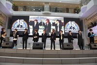 風男塾と武器屋桃太郎、赤園虎次郎、瀬斗光黄。