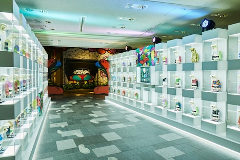 64体のFiNGA立体フィギュア。