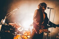 小林祐介（Vo, G / The Novembers）（撮影：西槇太一）