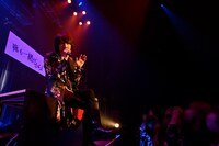 マオ（Vo）（撮影：今元秀明）