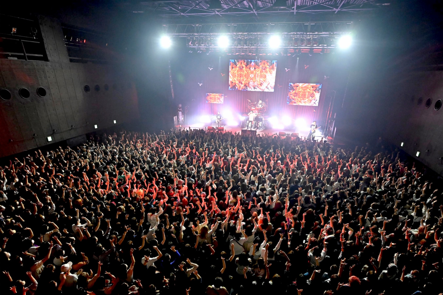 「SID 20th Anniversary TOUR 2023 『海辺』」Zepp DiverCity（TOKYO）公演の様子。（撮影：今元秀明）