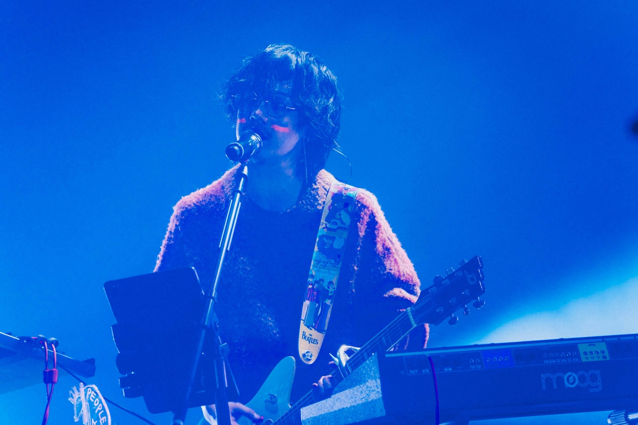 Deu（Vo, G, B, Other）（Photo by renzo masuda）