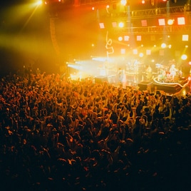 PEOPLE 1のツアーが2度の延期を経てついに完結、渾身のパフォーマンスで示した多面性