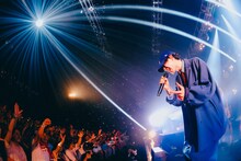 「PEOPLE 1 2022 AW TOUR “嘘だらけのPEOPLE 1” 再振替公演」の様子。（Photo by renzo masuda）