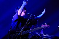 高野賢也（B, Cho）（撮影：酒井ダイスケ）