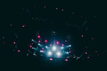 「Aimer Arena Tour 2023 -nuit immersive-」大阪城ホール公演の様子。（撮影：松本いづみ）