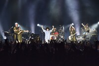 「マカロックツアーvol.15 ～あやかりたい！煌めきビューチフルセッション編～」最終公演の様子。（Photo by Kenji Miura）