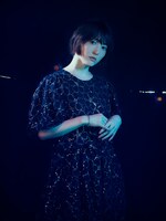 花澤香菜の新アーティスト写真。