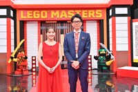 左から百田夏菜子（ももいろクローバーZ）、井上貴博（TBSアナウンサー）。 (c)TBS