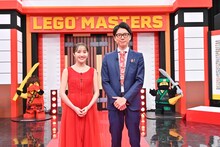 左から百田夏菜子（ももいろクローバーZ）、井上貴博（TBSアナウンサー）。 (c)TBS