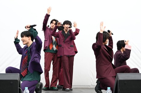 「シェイクスピアに学ぶ恋愛定理」のパフォーマンスの様子。