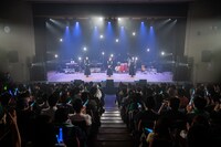 Negicco「二十葱、武蔵野。-アコースティック-」の様子。